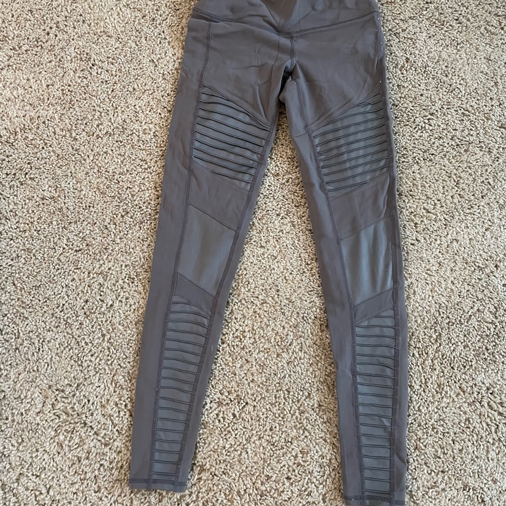 Grey ALO Yoga leggings